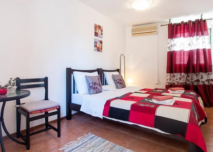 Split Accommodation بيت ضيافة